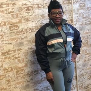 Meet your Posher, Eva